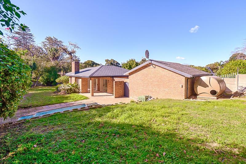 4 Bedroom Property for Sale in Wynberg Upper Western Cape